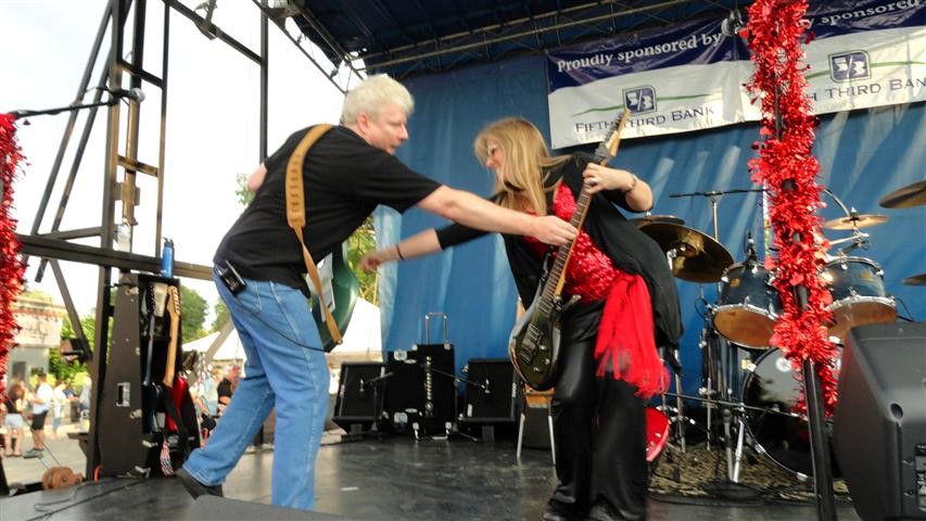 Clarendon Hills Dancin' in the Street