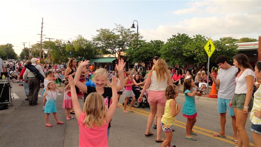 Clarendon Hills Dancin' in the Street