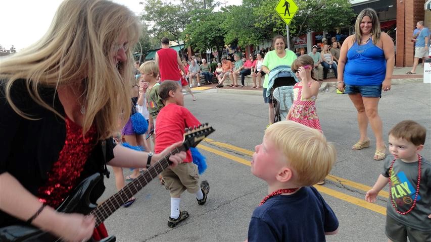 Clarendon Hills Dancin' in the Street