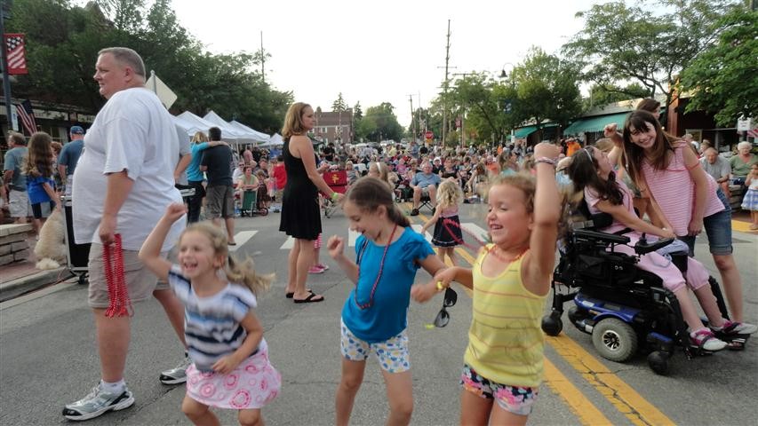 Clarendon Hills Dancin' in the Street