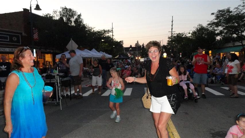 Clarendon Hills Dancin' in the Street